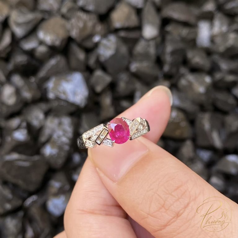 nhẫn ruby hồng tự nhiên - đá hợp cung Cự Giải theo chiêm tinh phương Tây